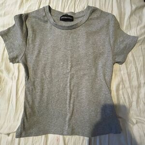 Grey t shirt good condition, no holes or stains
